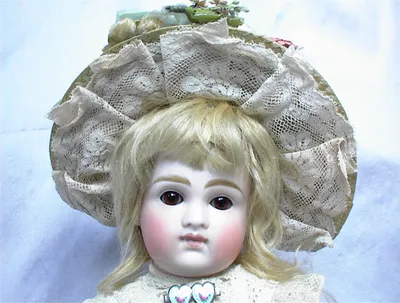 Early Kestner Closed Mouth