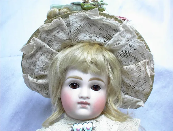 Early Kestner Closed Mouth