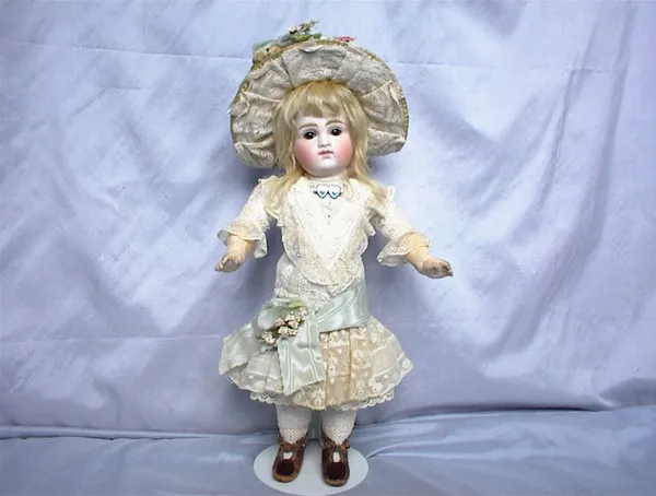 Early Kestner Closed Mouth