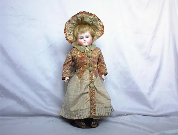 Turned Shoulder Head